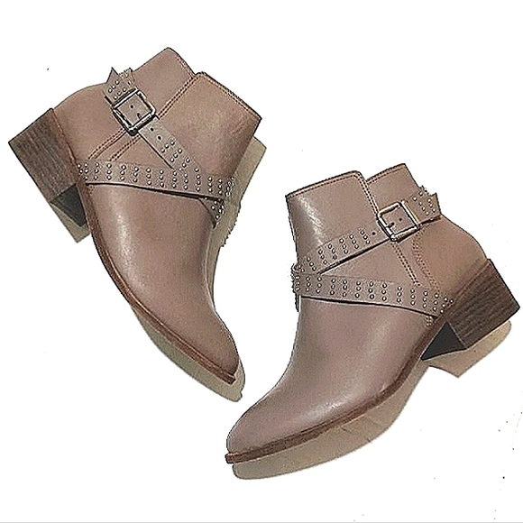 KAANAS Albarloa Stud Criss Cross Buckle Strap Point-Toe Ankle Booties NWT - Picture 8 of 13